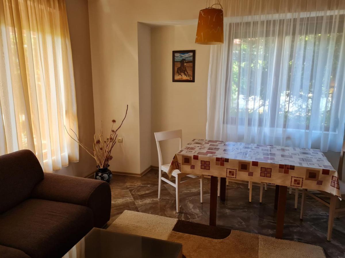 Aпартамент Момина Сълза Appartement Hisarya Buitenkant foto